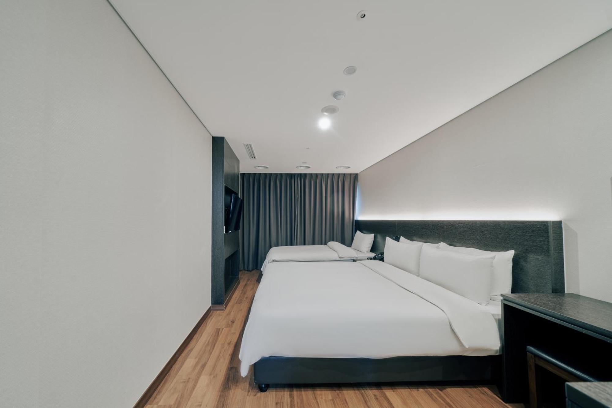 Hotel Aqua Palace Busan Bagian luar foto